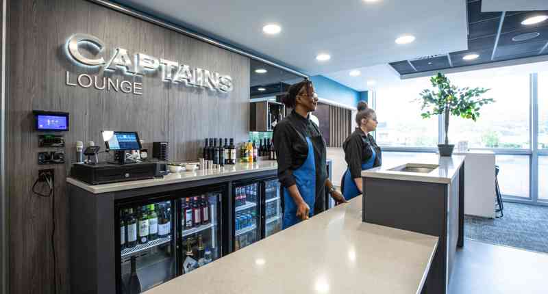 Captains Lounge Bar 14 48629048232 O