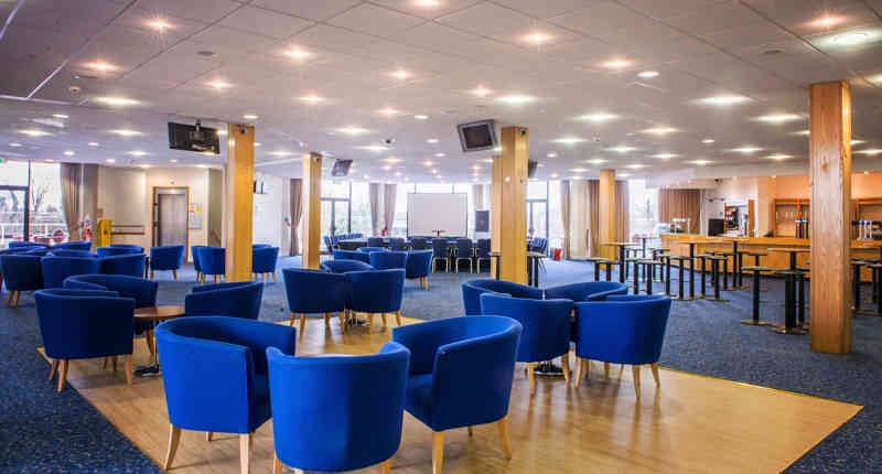 Clubhouse Suite At Kempton Park Racecourse 46870255901 O (1)