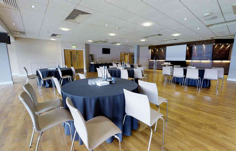 Royals Cabaret 48322301936 O