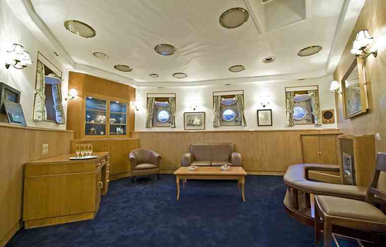 Admirals Quarter Lounge Hms Belfast 46818183992 O