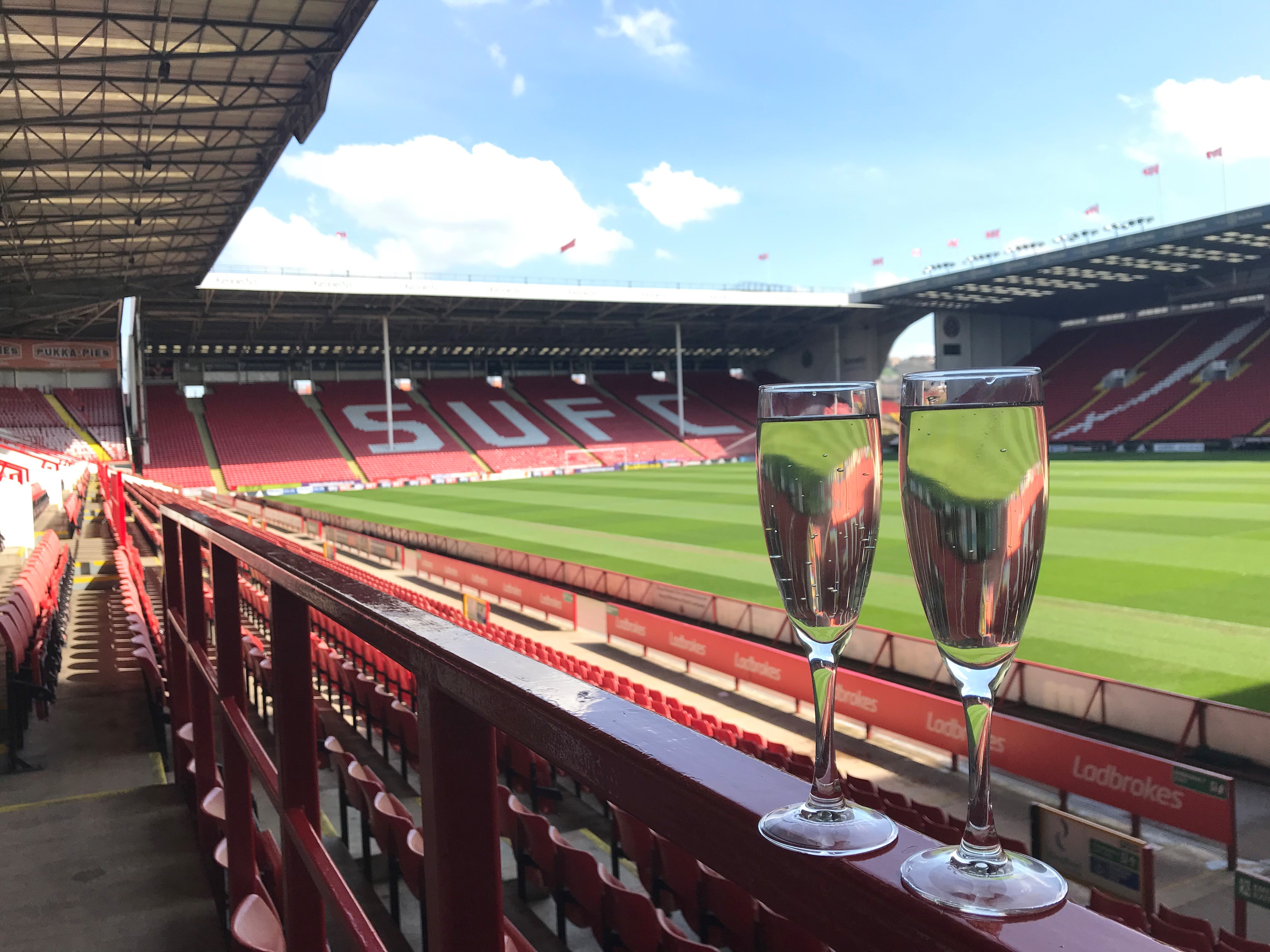 Champagne 48404372692 O