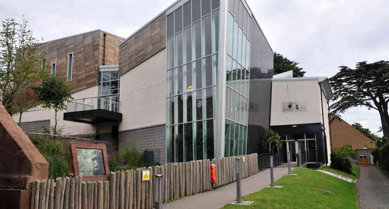 External Budongo Lecture Theatre Edinburgh Zoo Mansion House 39875428303 O