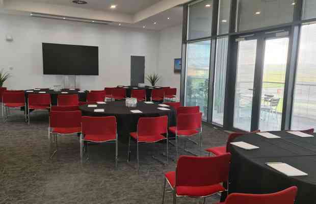 Airside Suite Cabaret 4