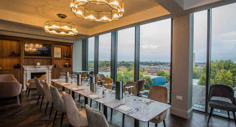 East Wing Private Box 33031218698 O