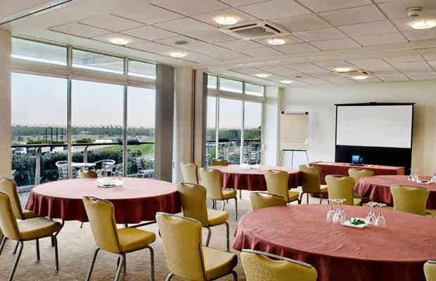 Eclipse Triple Box Cabaret Sandown Park Racecourse 45990090675 O