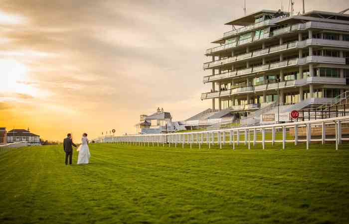 Epsom Downs 32774404528 O
