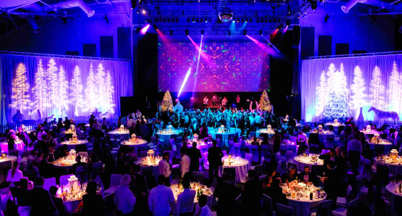 White Christmas Cheltenham 31706820327 O