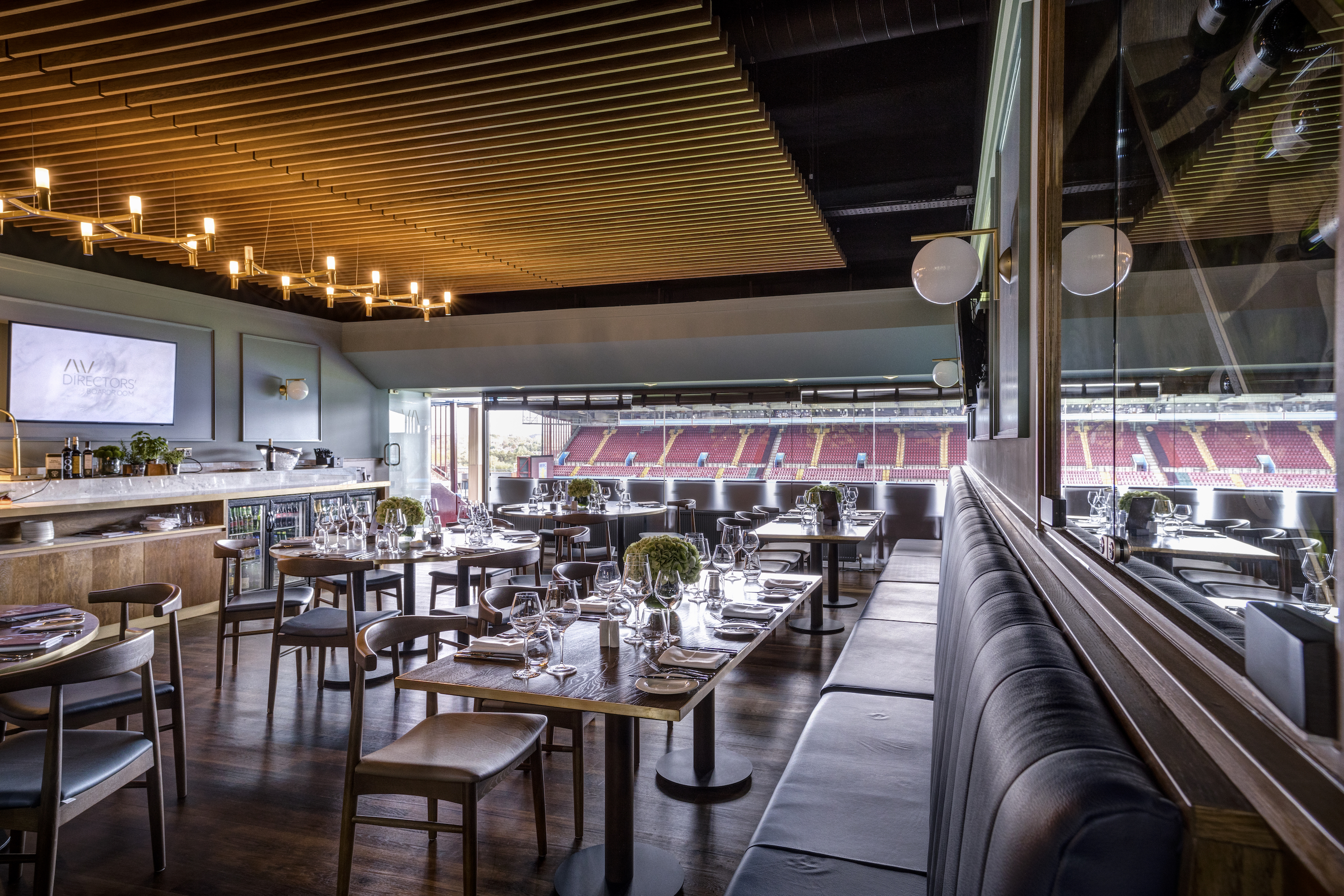 Directors Club Villa Park 46837312091 O