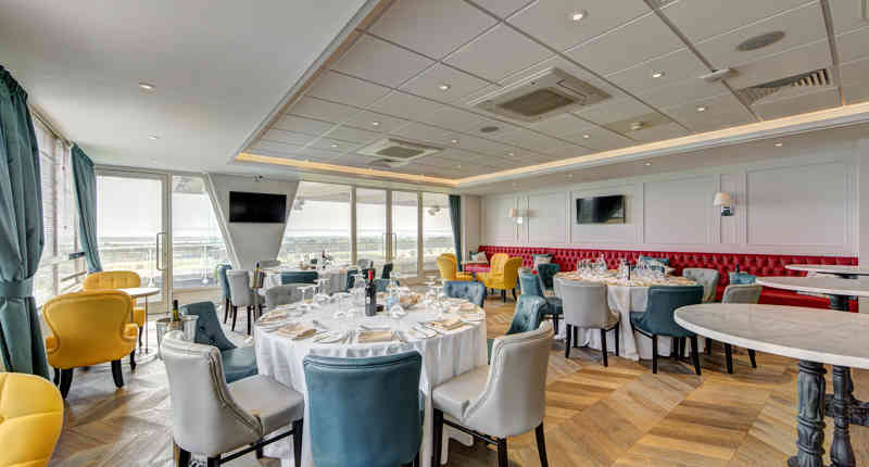 1750 Suite Sandown Park Racecourse 31963348867 O