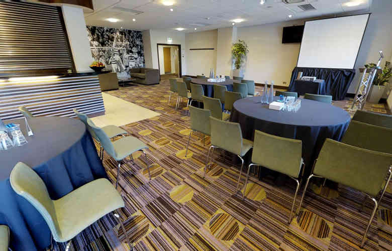 Loddon Cabaret 48322303371 O