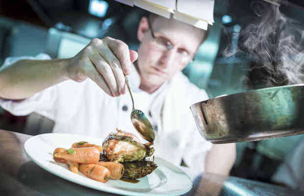 Slh Leeds Castle Chef Carrots Meat 32773130318 O