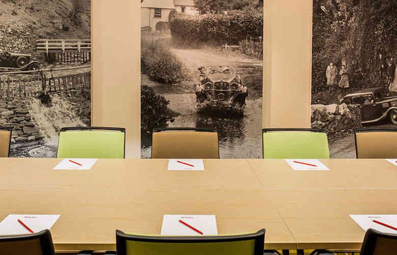 Hartford Room Beaulieu 46837460091 O